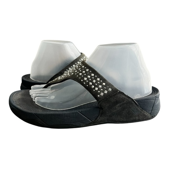 FitFlop Women’s Size 9 Sandal Shoes Suede Rhinestone Embellished Thong Flip Flop - Picture 1 of 10